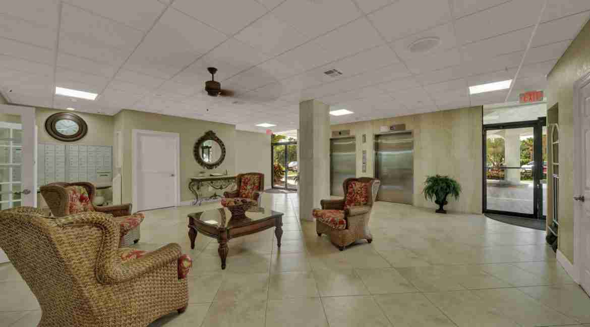 042 - Lobby 2 - Miramar