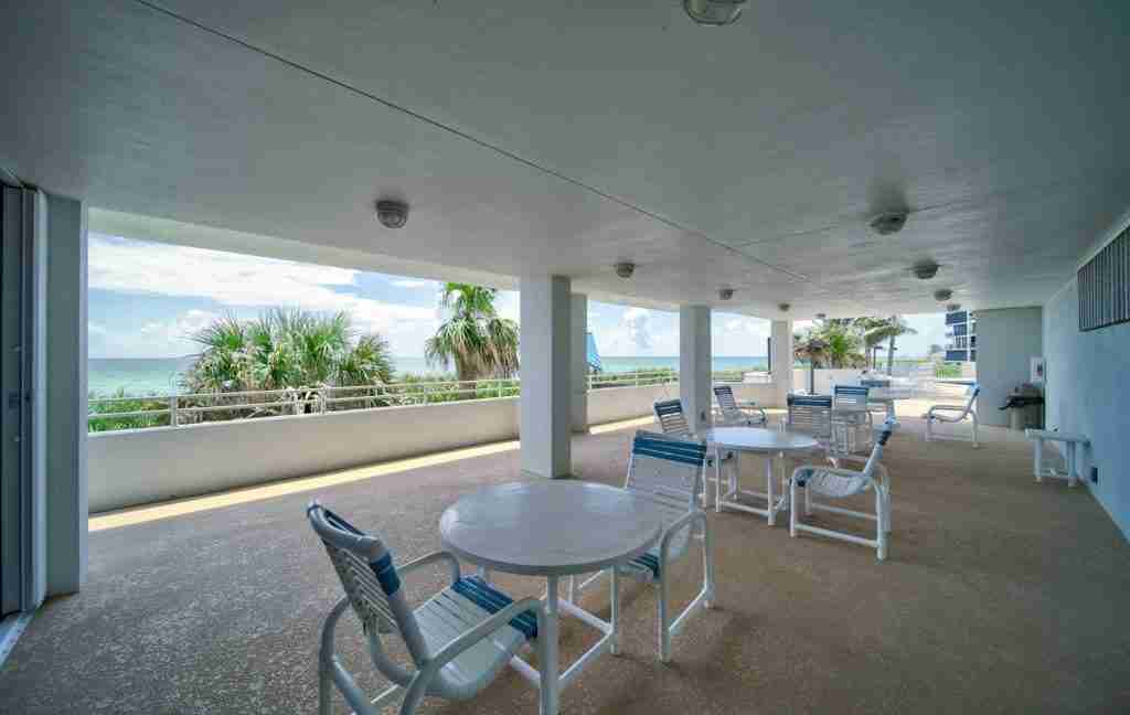 046 - Covered Patio - Empress