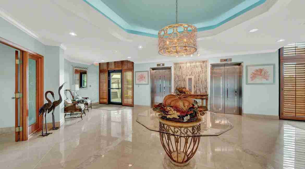 041 - Lobby - Island Dunes I #206