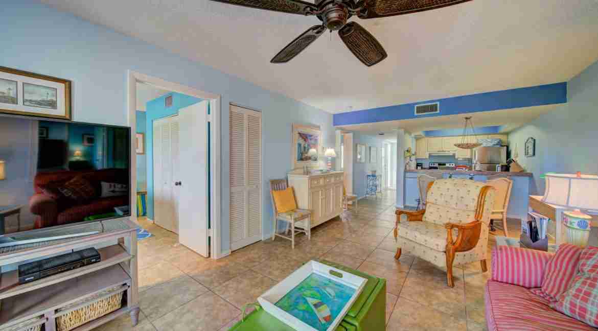 010 - Living Area 3 - Lakeside #5536 (3)