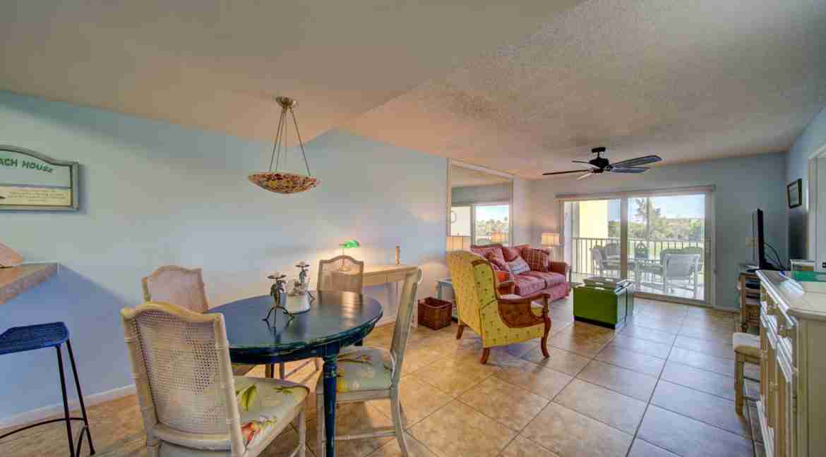012 - Dining 1 - Lakeside #5536