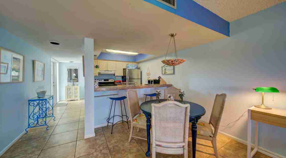 013 - Dining 2 - Lakeside #5536