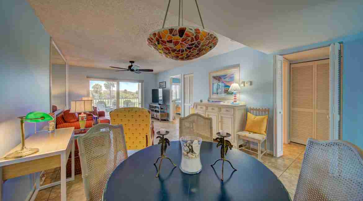 015 - Dining 4 - Lakeside #5536
