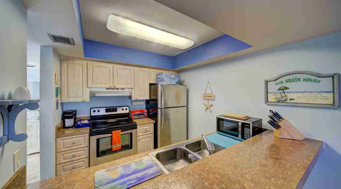 017 - Kitchen 2 - Lakeside #5536