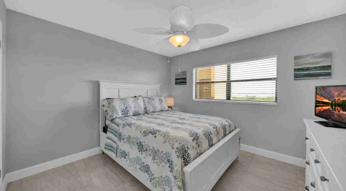 725A_Sand_Dollar_Shores-24