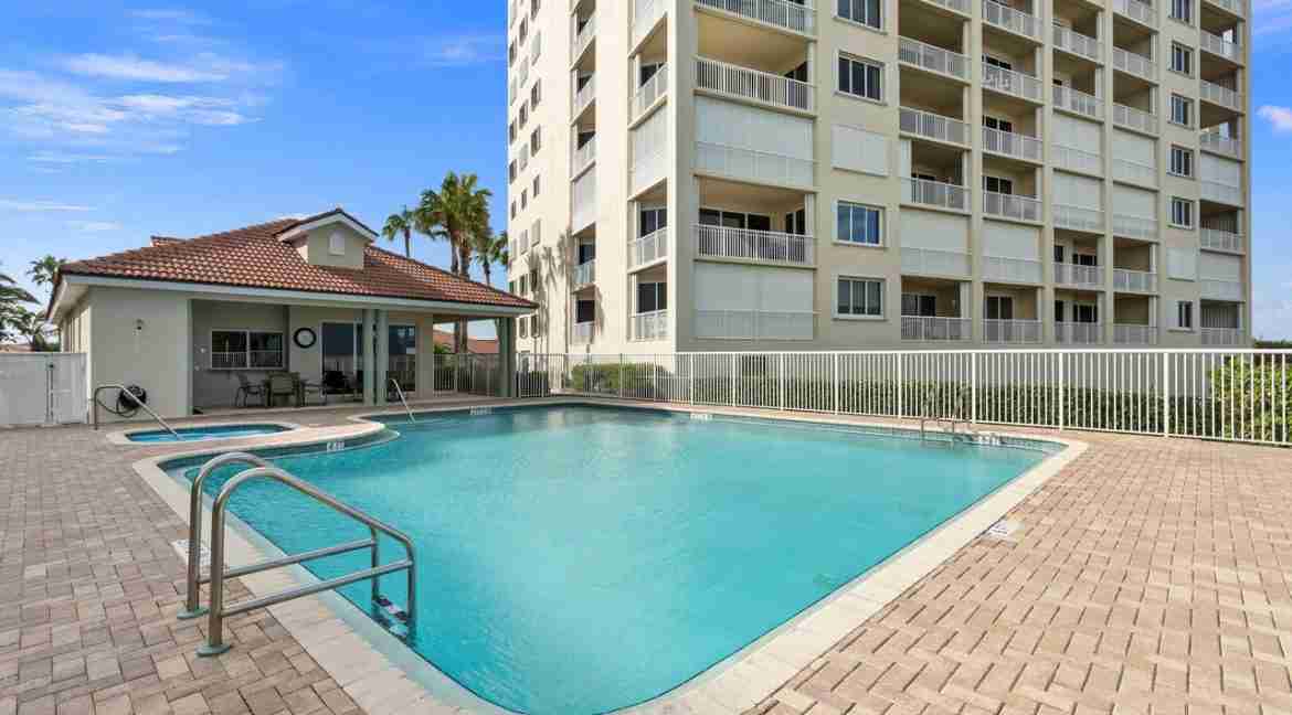 Ocean Pearl Pool