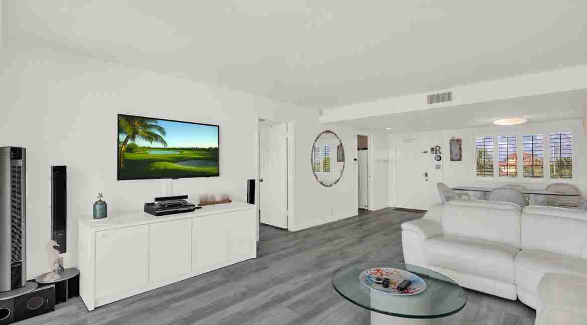 012 - Living Area 4