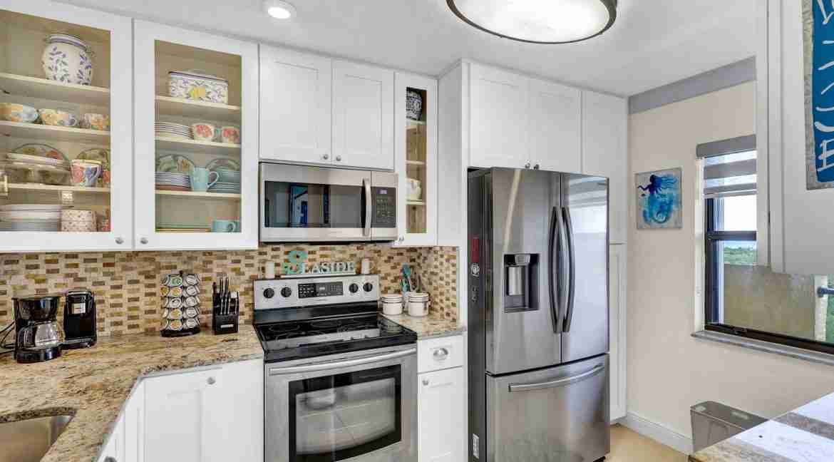 022 - Kitchen 2