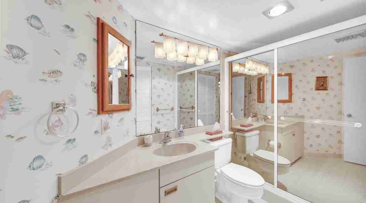 032 - Guest Bathroom - Princess #1507