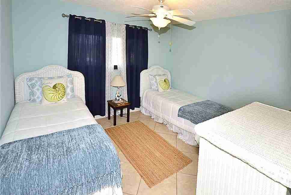 atlantis a 202 guest bedroom