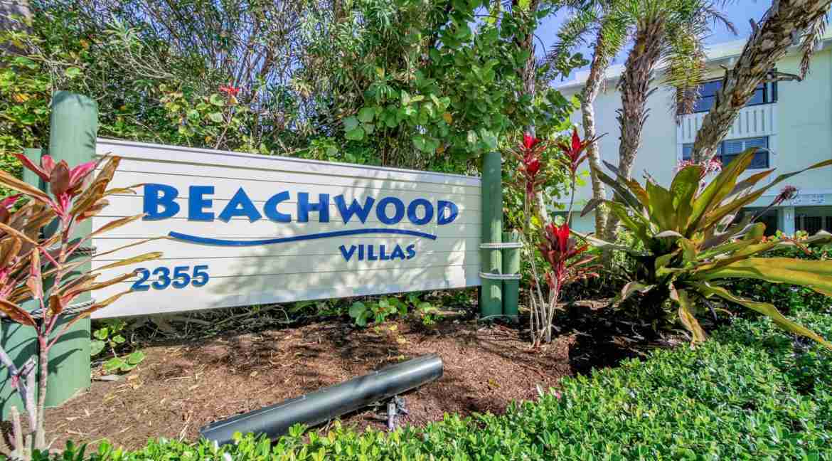 031_-_Entry_-_Beachwood_Villas