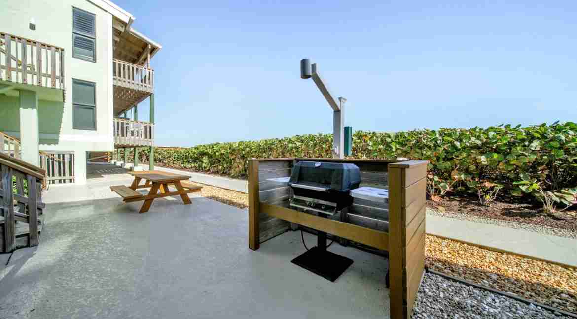 038_-_BBQ_Area_2_-_Beachwood_Villas