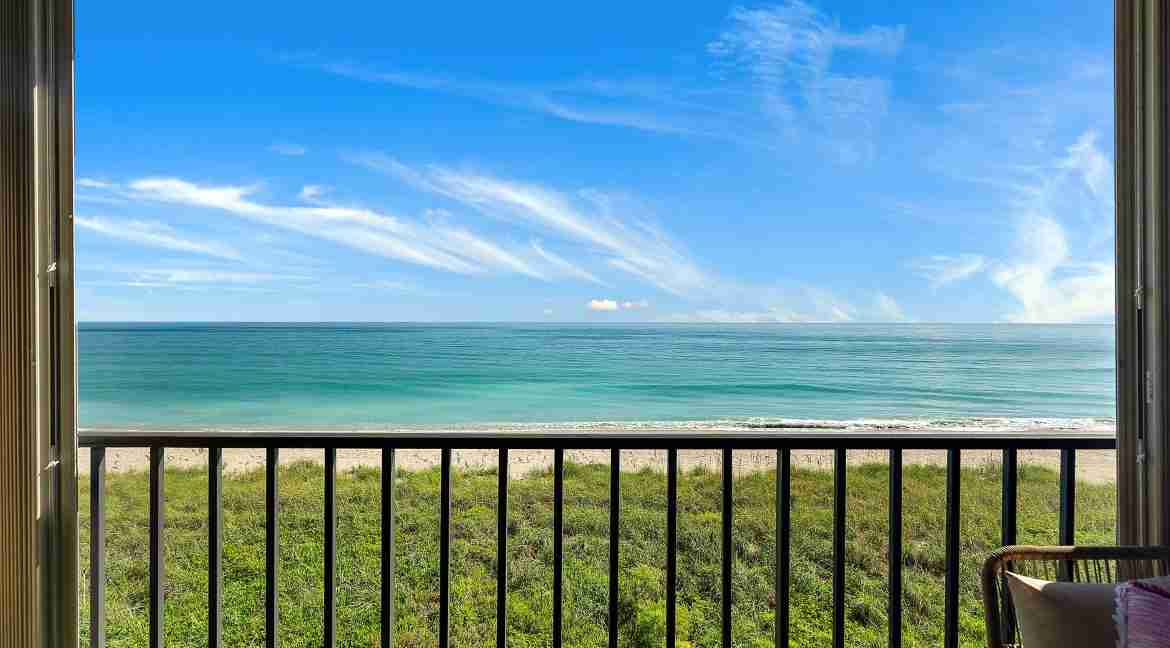 Miami-Vibe-Patio-Ocean-and-Beach-View-Hutchinson-Island