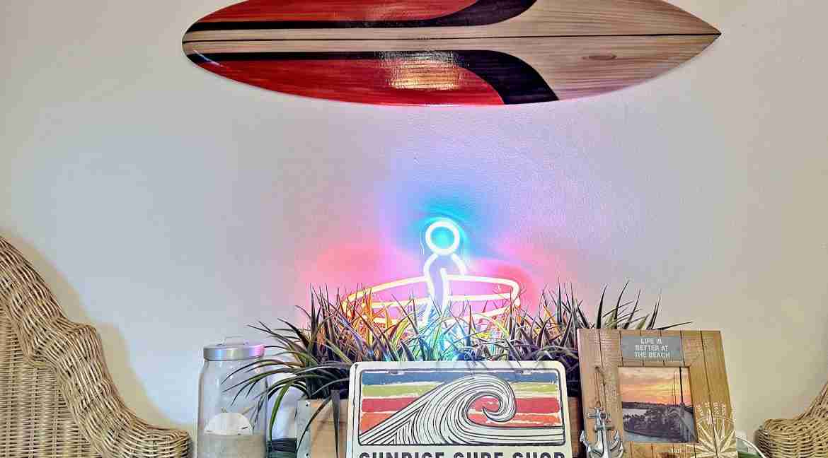 Midcentury-Surf-Decor-Hutchinson-Island-Luxury