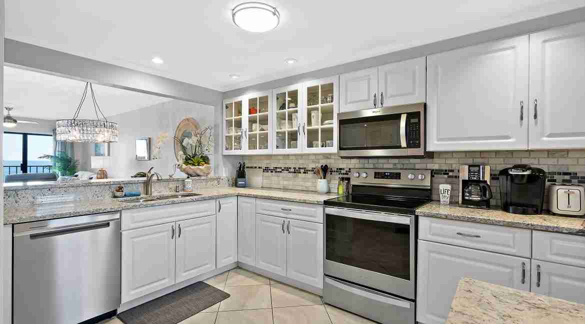 Modern-Kitchen-Open-Concept-Design-Hutchinson-Island-South