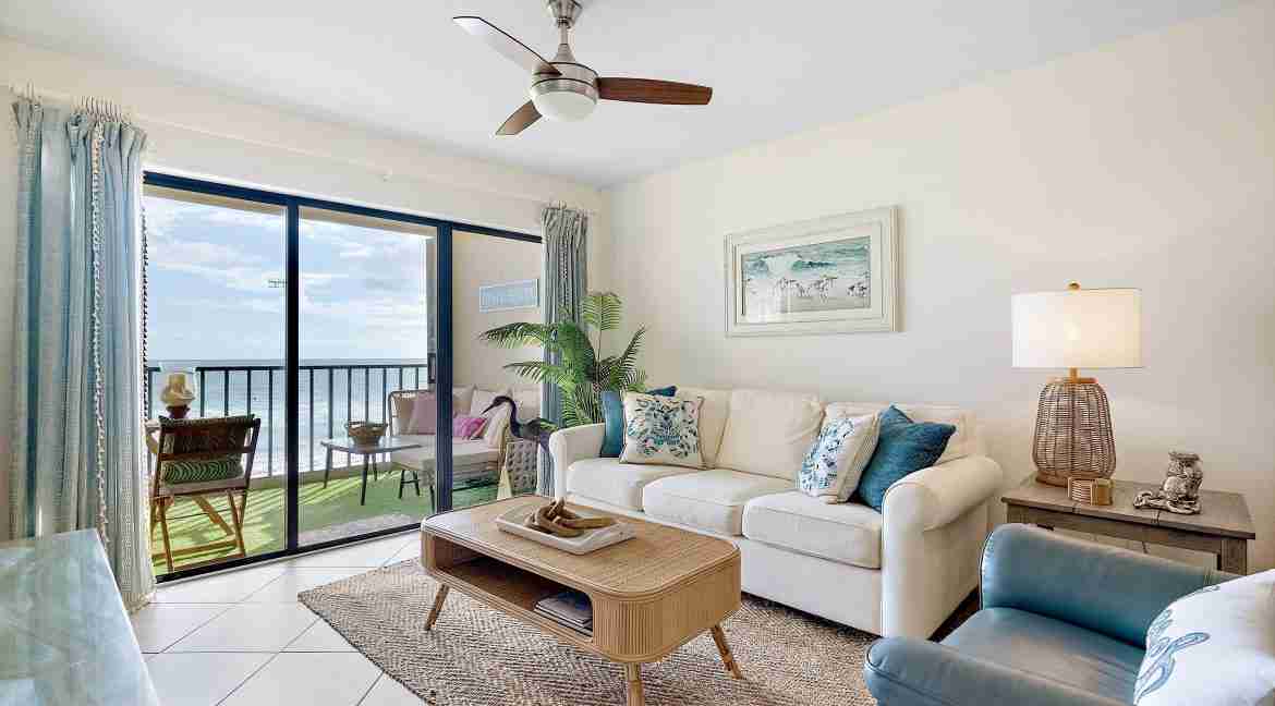 Ocean-View-Beachfront-Living-Room-Sleeper-Sofa-Hutchinson-Island.