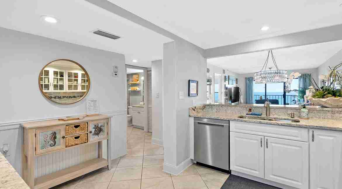 Spacious-Kitchen-and-Living-Transition-Hutchinson-Island