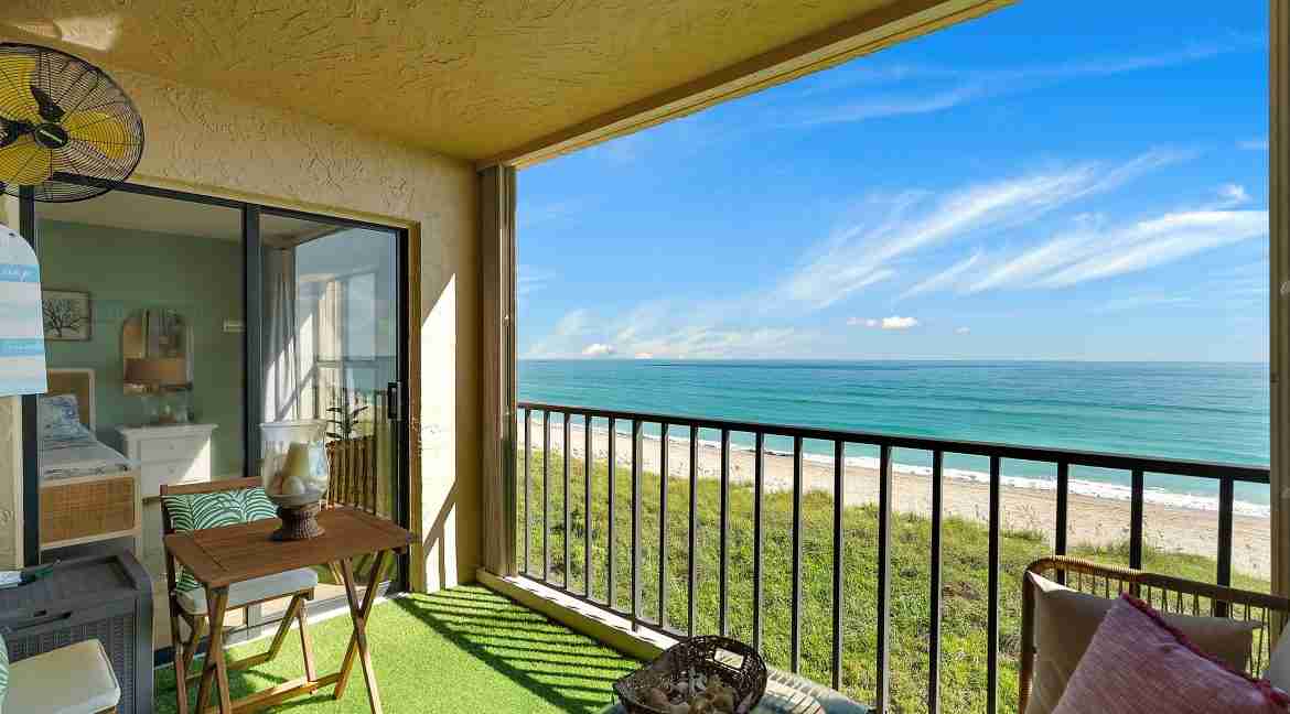 Stylish-Patio-Table-Ocean-View-Miami-Vibe-Hutchinson-Island
