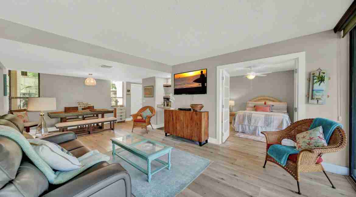6-102_Fairway_Villas-13