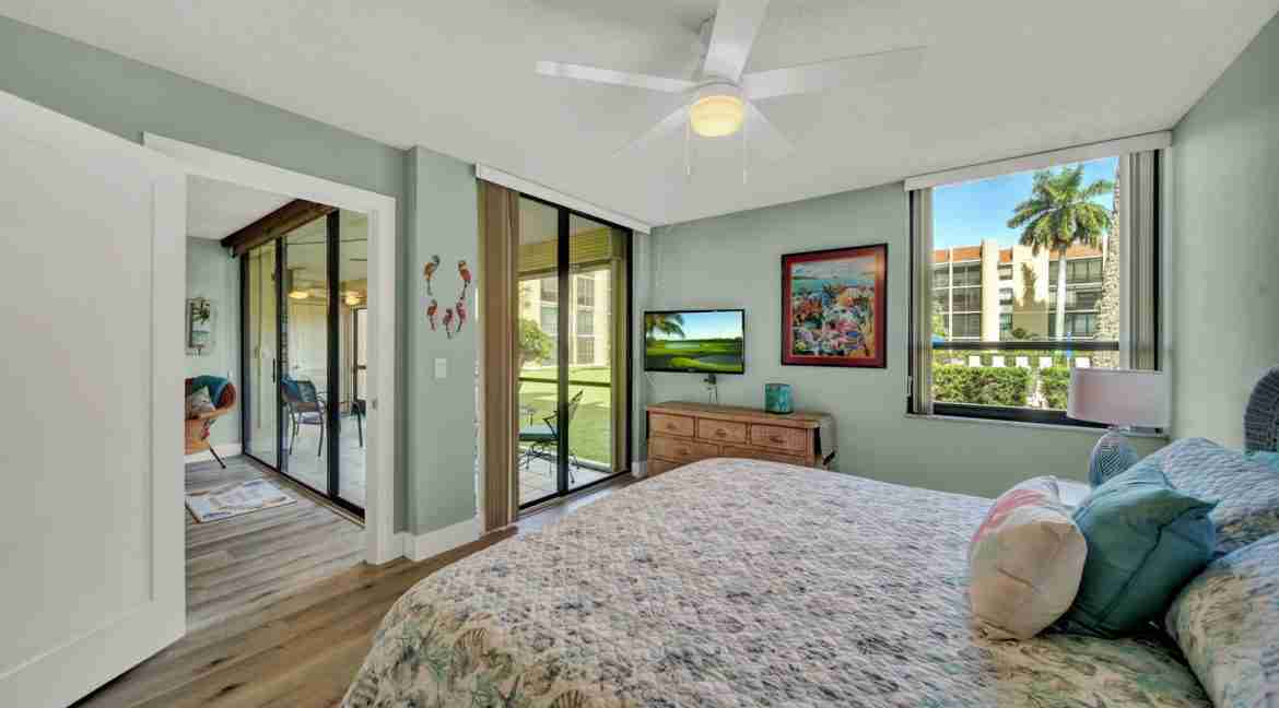 6-102_Fairway_Villas-14