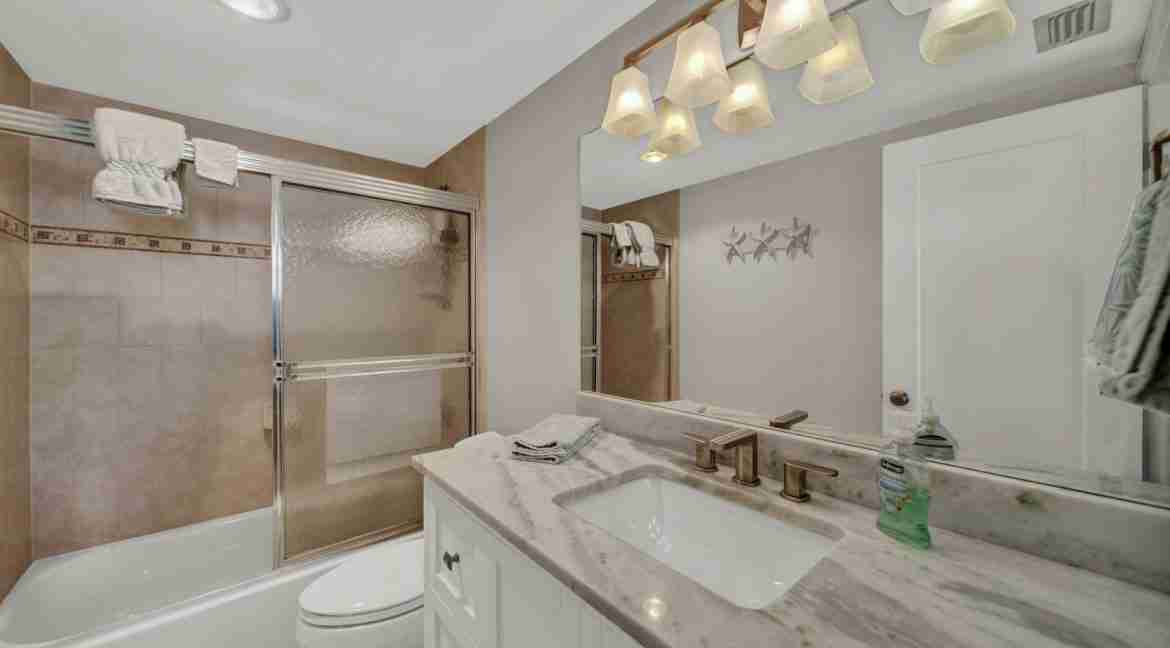 6-102_Fairway_Villas-18
