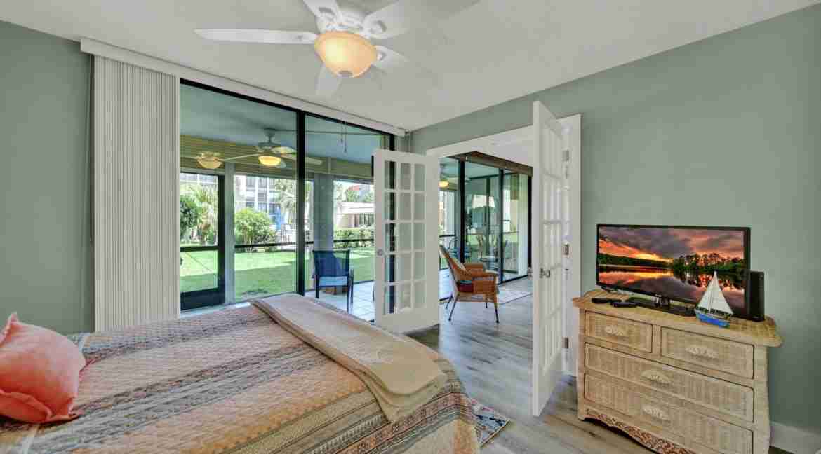 6-102_Fairway_Villas-20