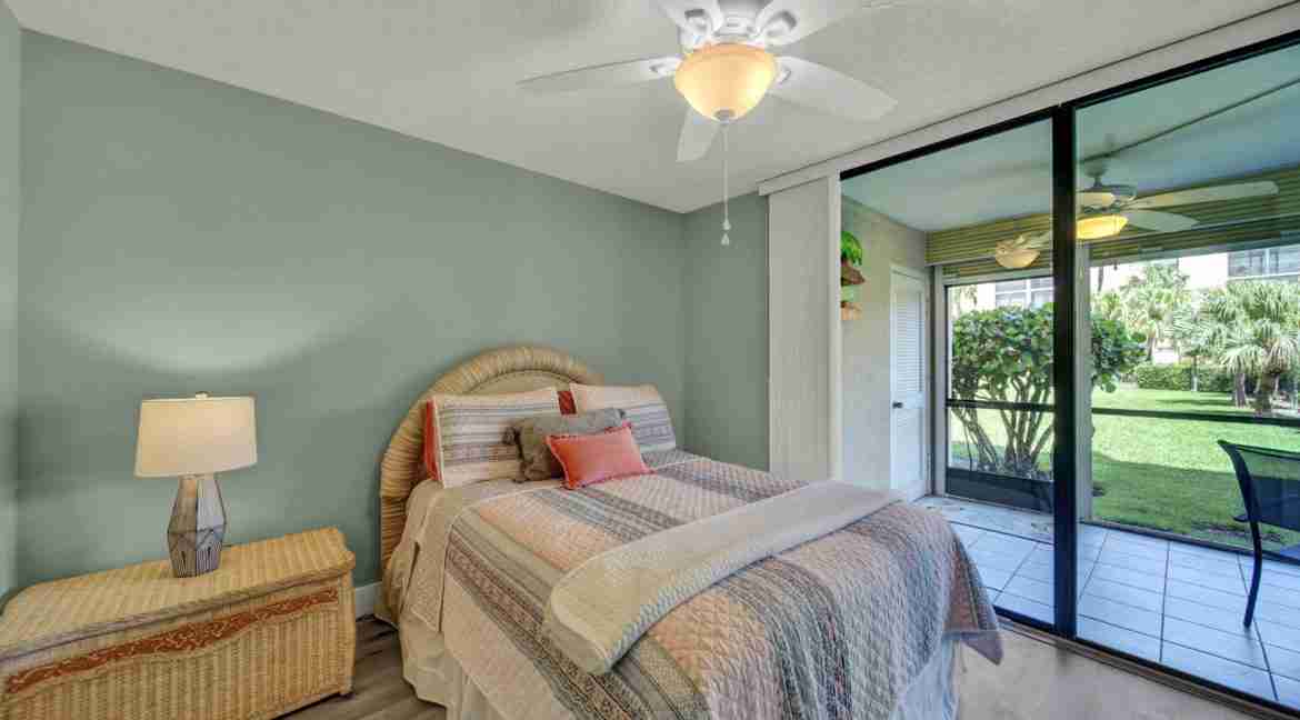 6-102_Fairway_Villas-21