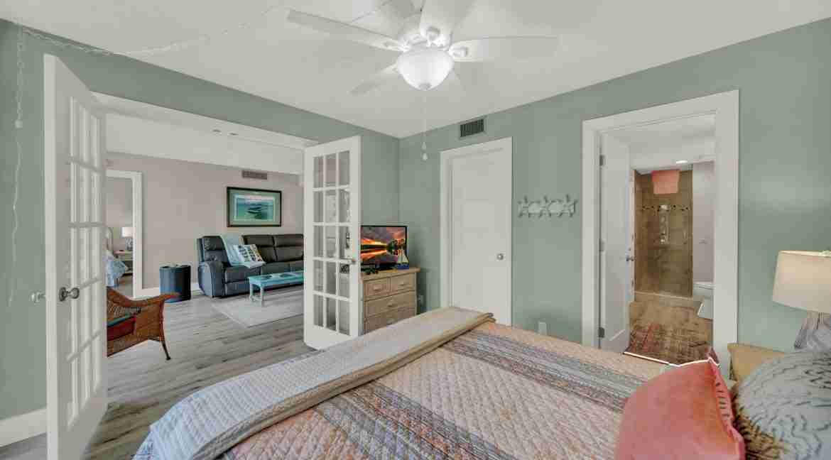 6-102_Fairway_Villas-23