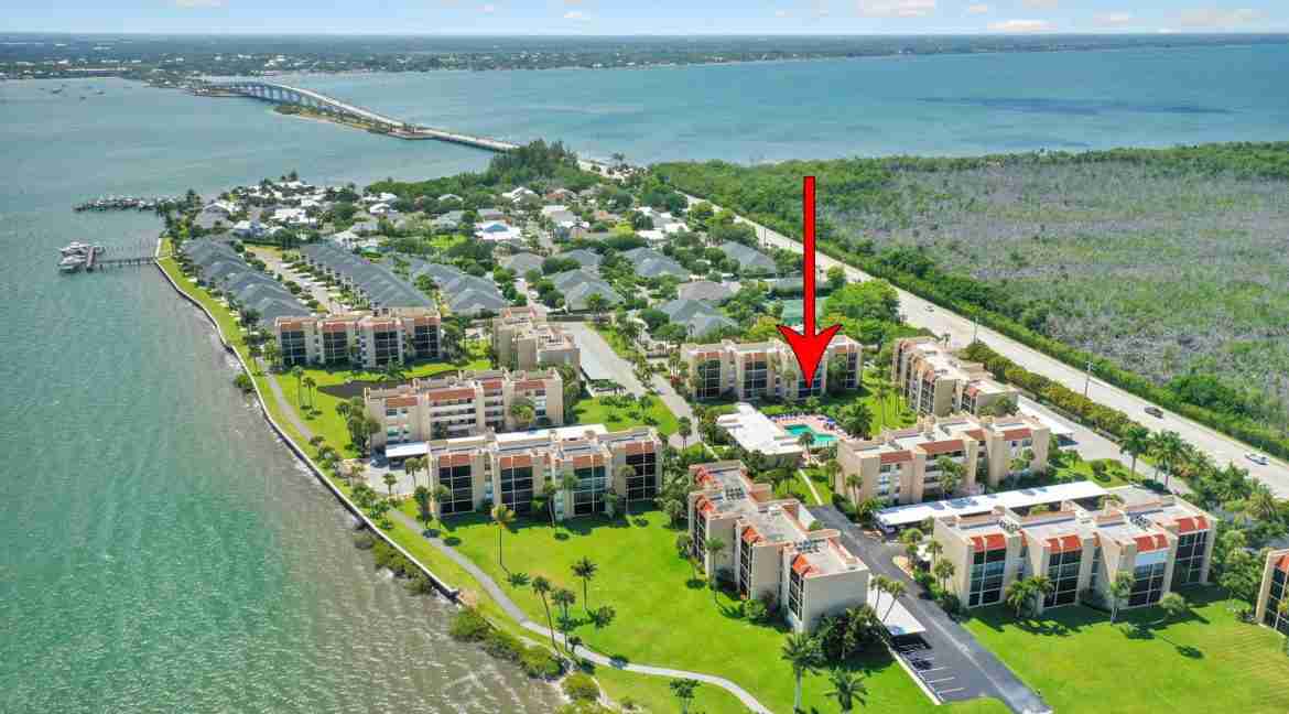 6-102_Fairway_Villas-3