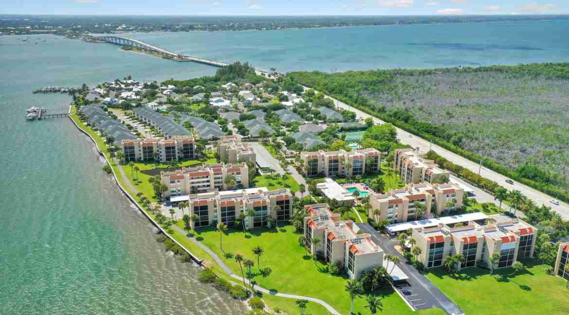 6-102_Fairway_Villas-4
