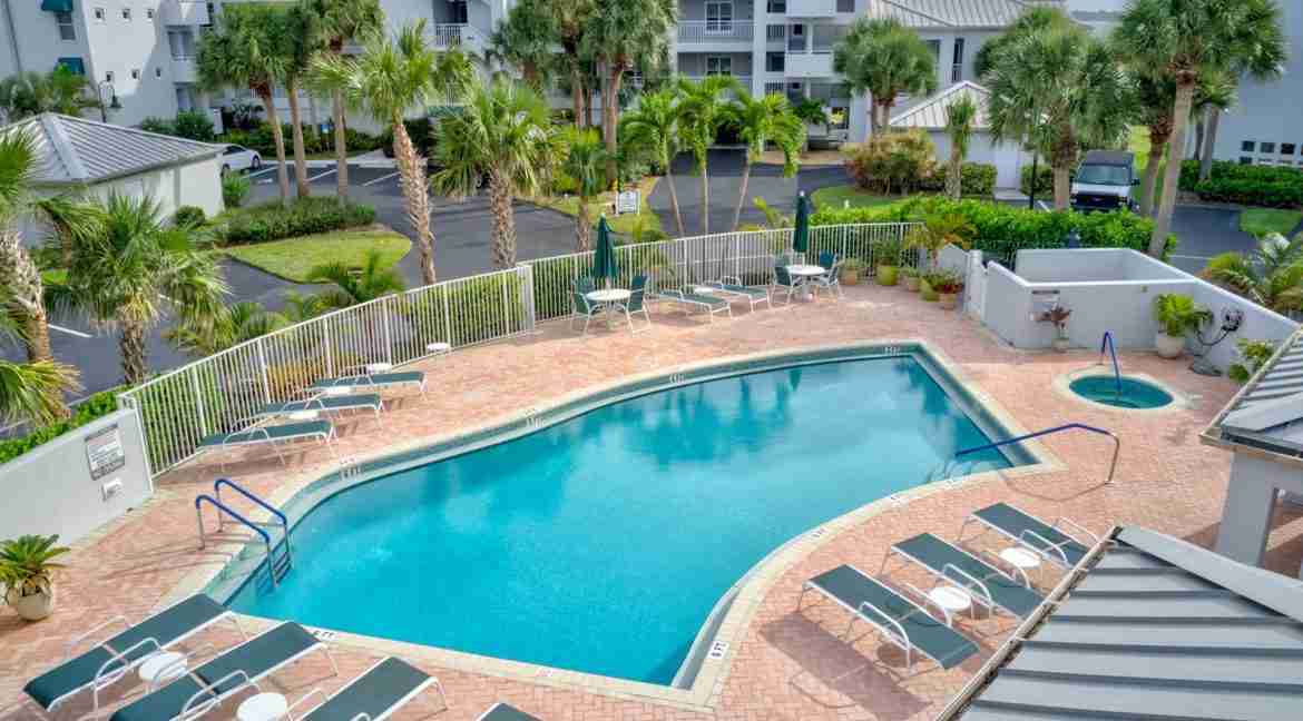 RB POOL & Whirlpool