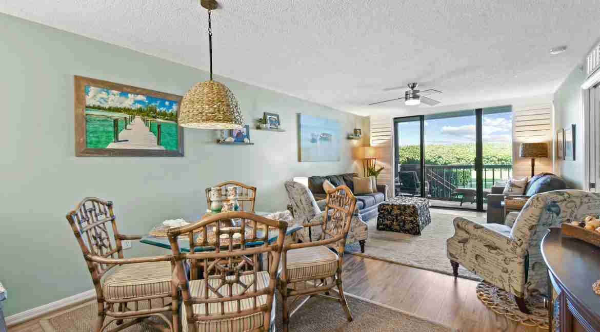 008_-_Living_Area_1