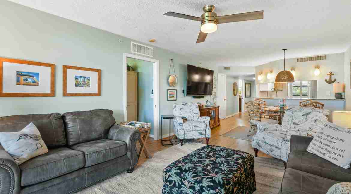 010_-_Living_Area_4