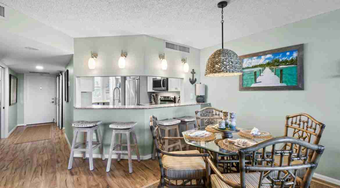 011_-_Living_Area_5