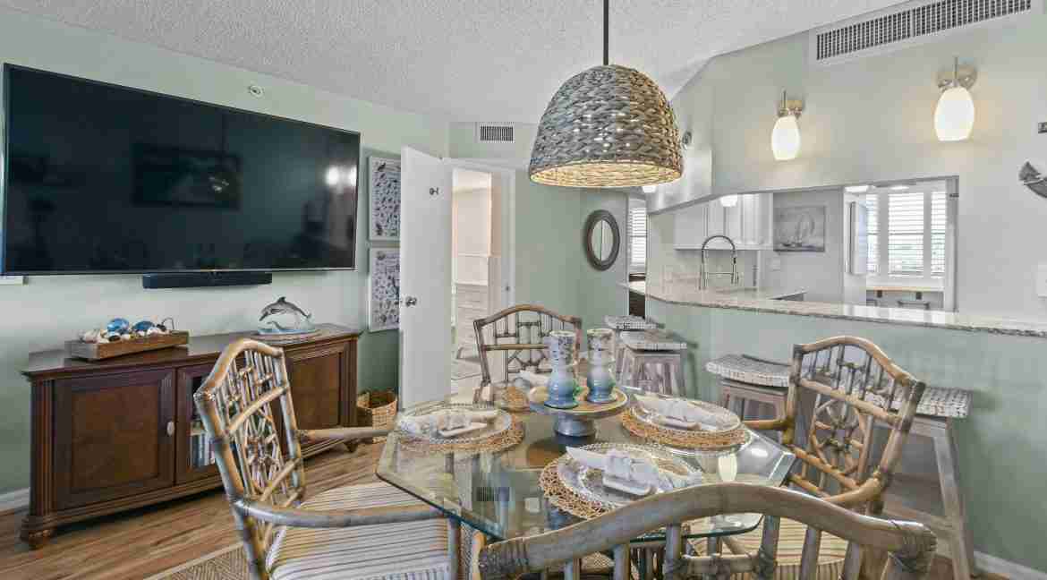 012_-_Living_Area_6