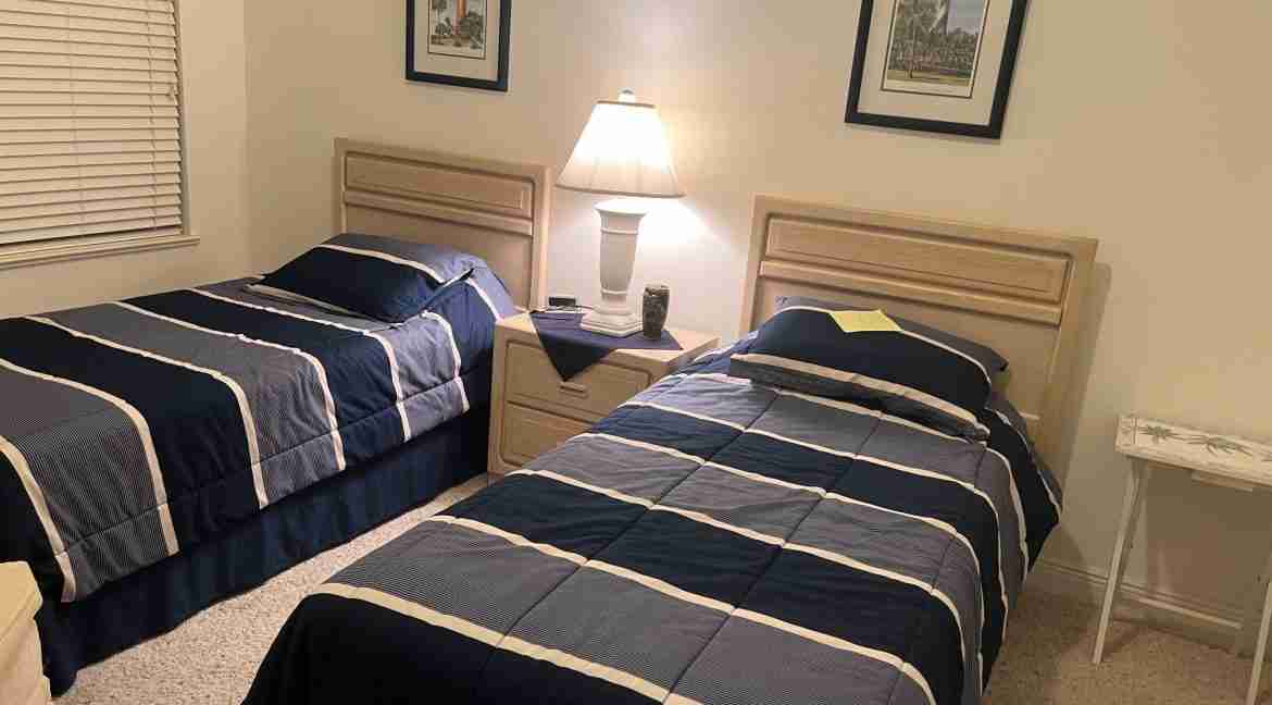 Twin_Beds_in_Guest_Br