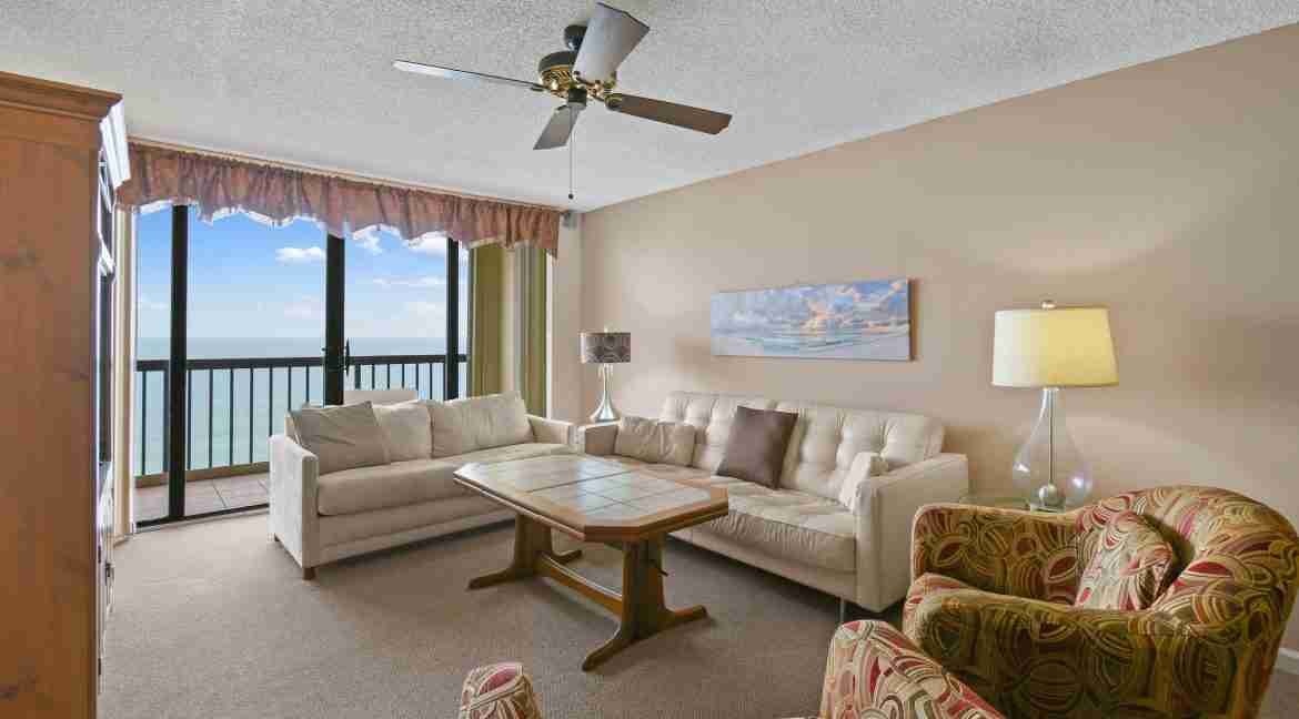 014_-_Living_Area_3