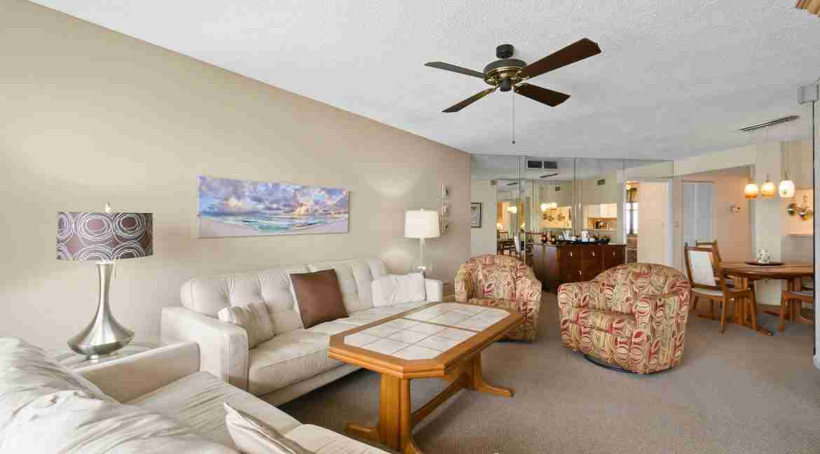 015_-_Living_Area_4