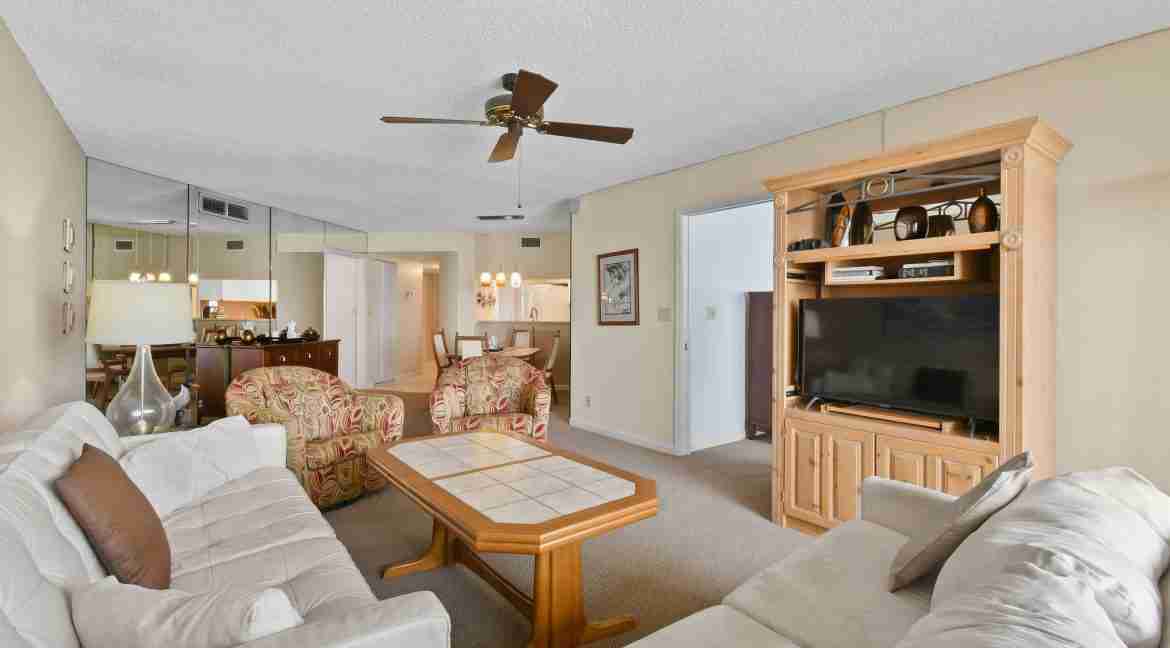 016_-_Living_Area_5