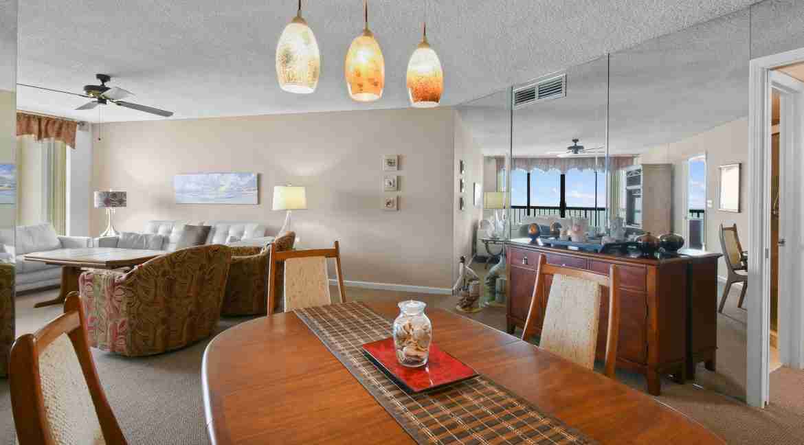 017_-_Living_Area_6