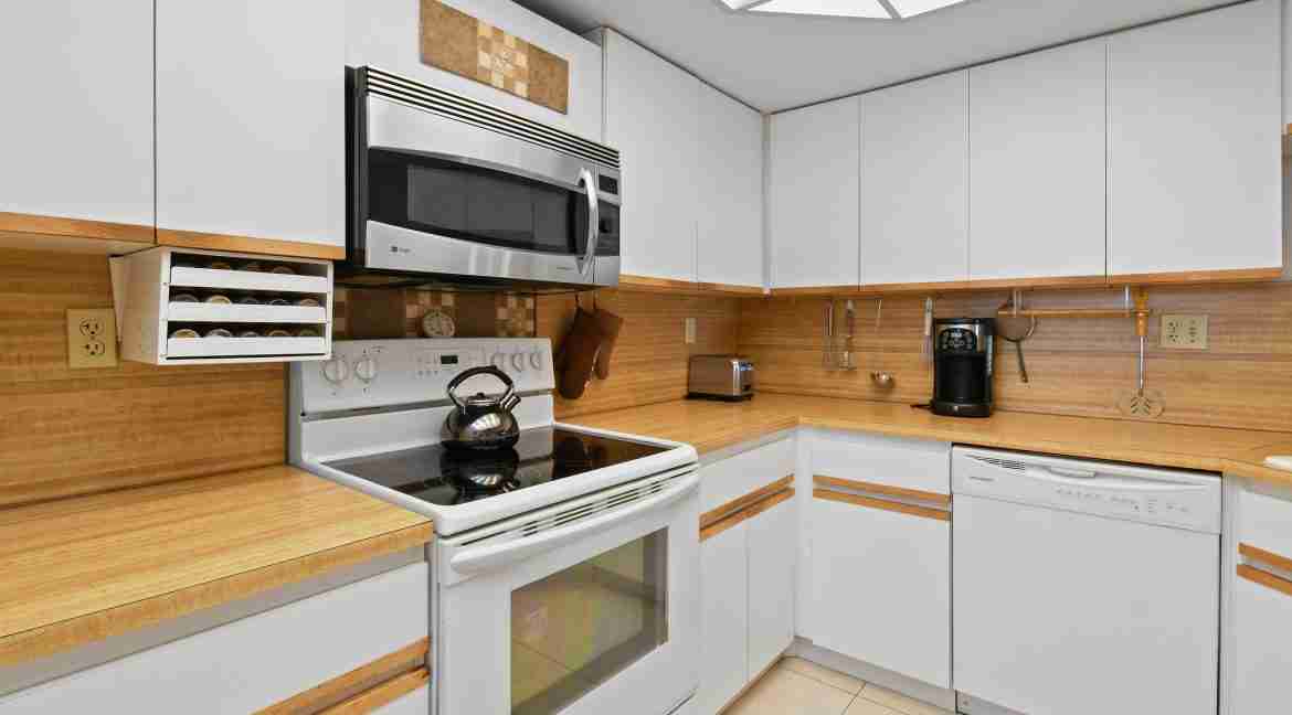 020_-_Kitchen_2