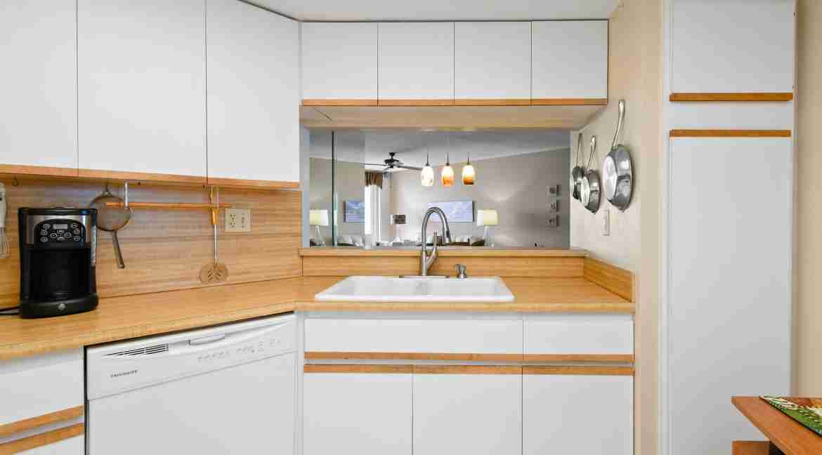 021_-_Kitchen_3