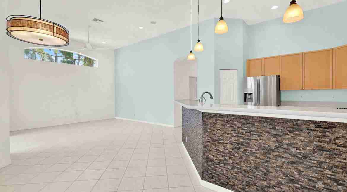 2217_SE_Montrose_Lane-15