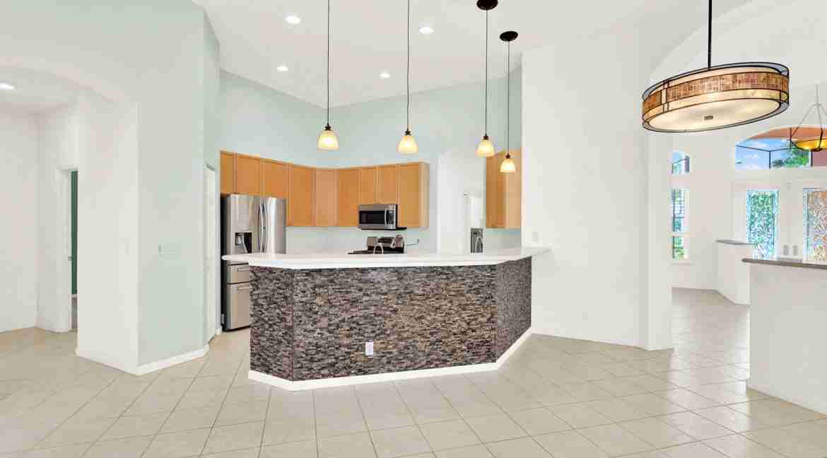 2217_SE_Montrose_Lane-16