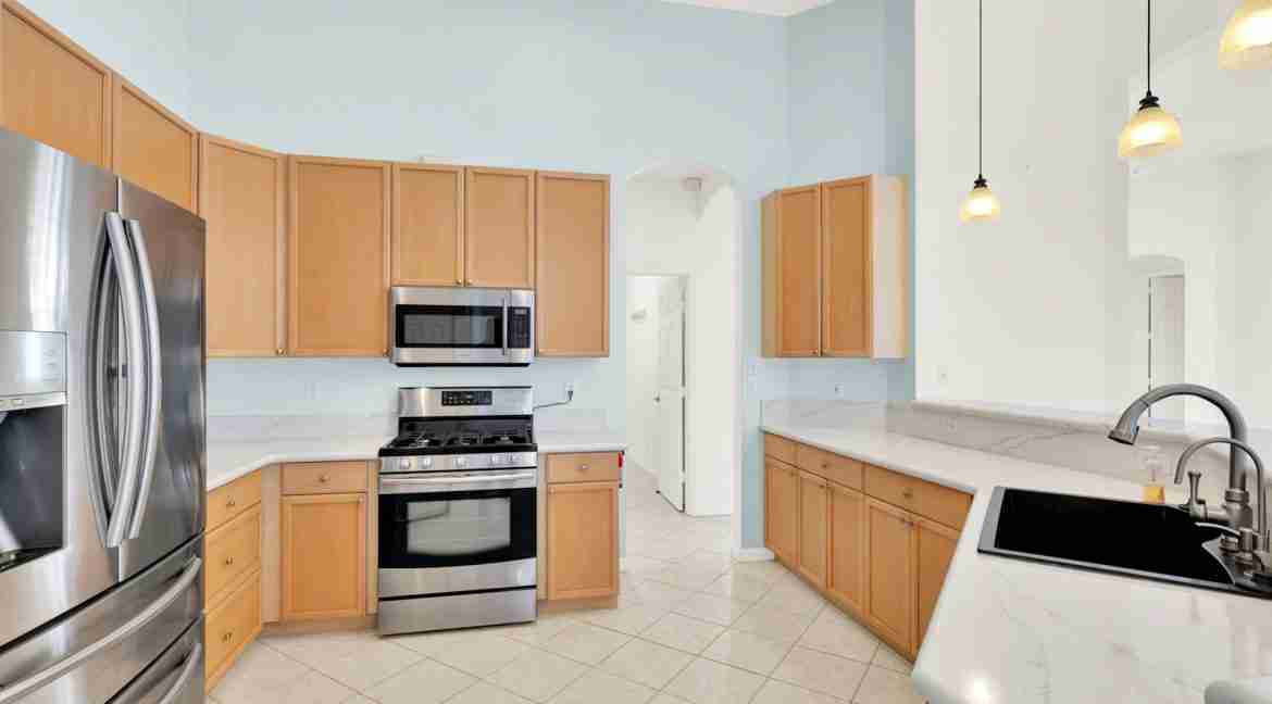 2217_SE_Montrose_Lane-17