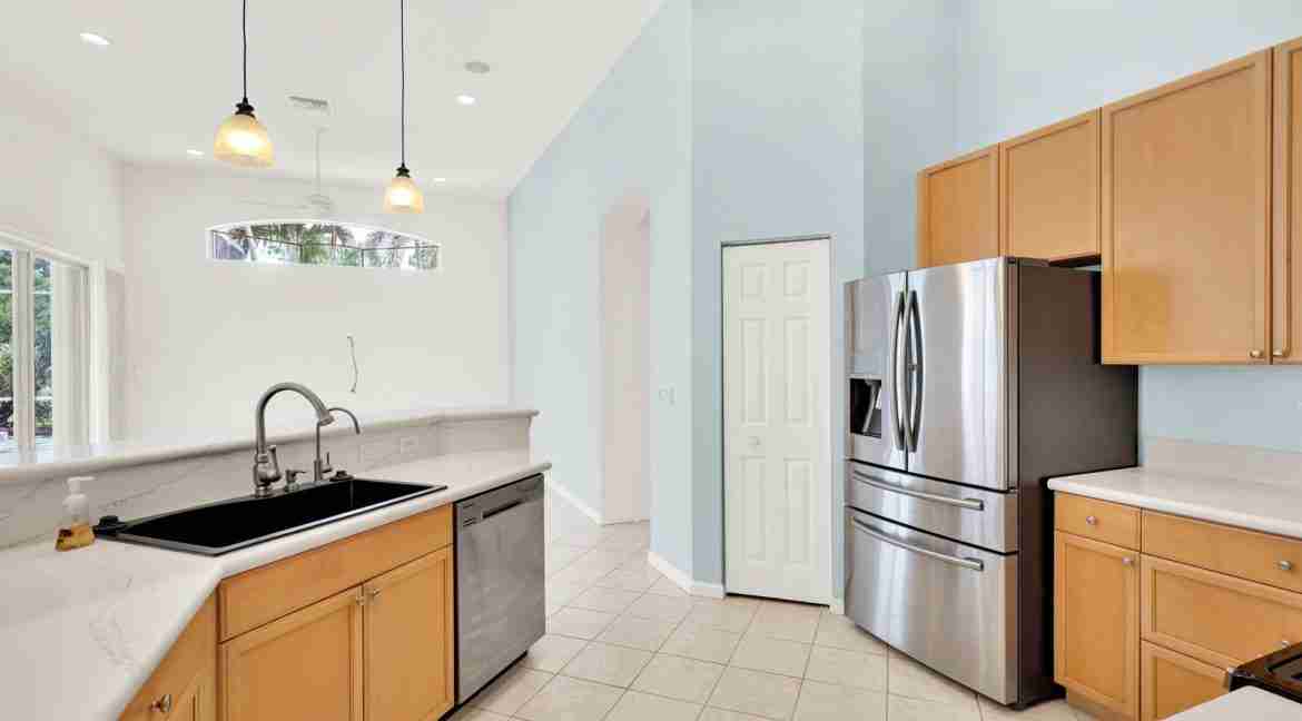 2217_SE_Montrose_Lane-18