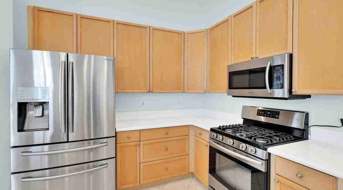 2217_SE_Montrose_Lane-19