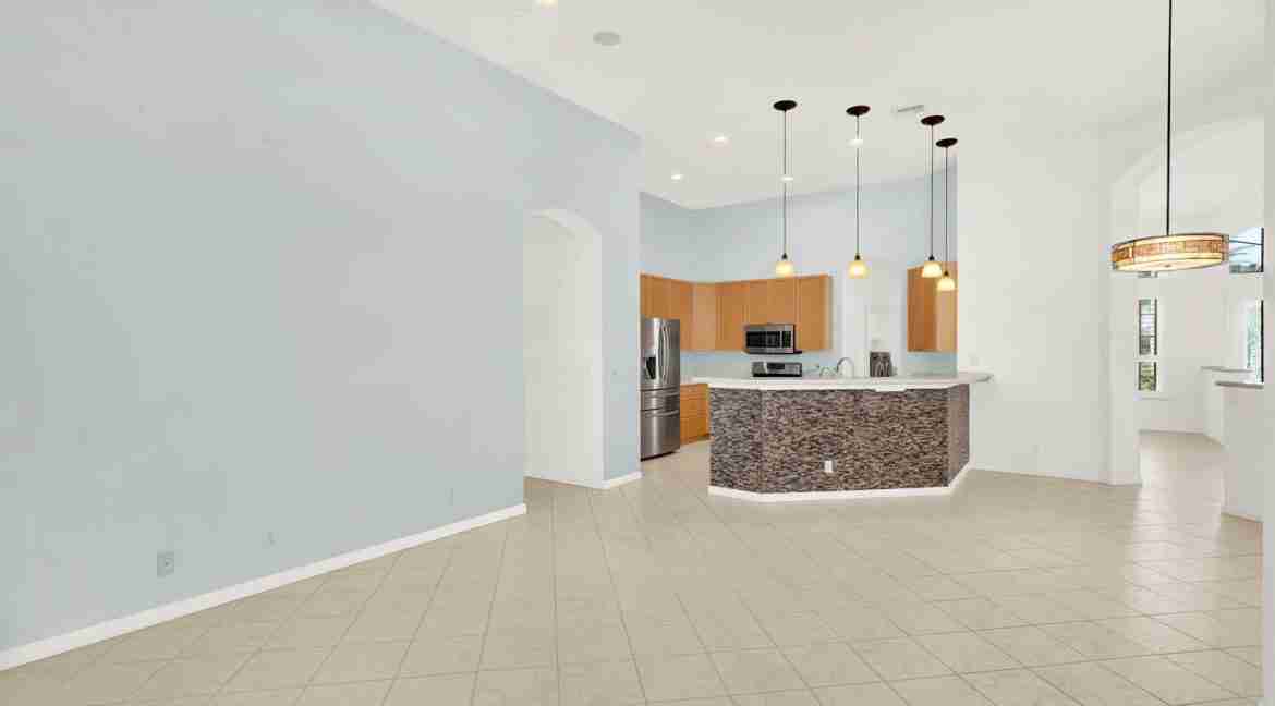 2217_SE_Montrose_Lane-22