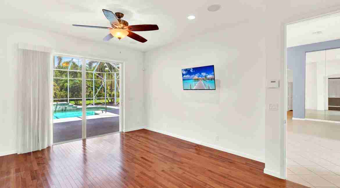 2217_SE_Montrose_Lane-26
