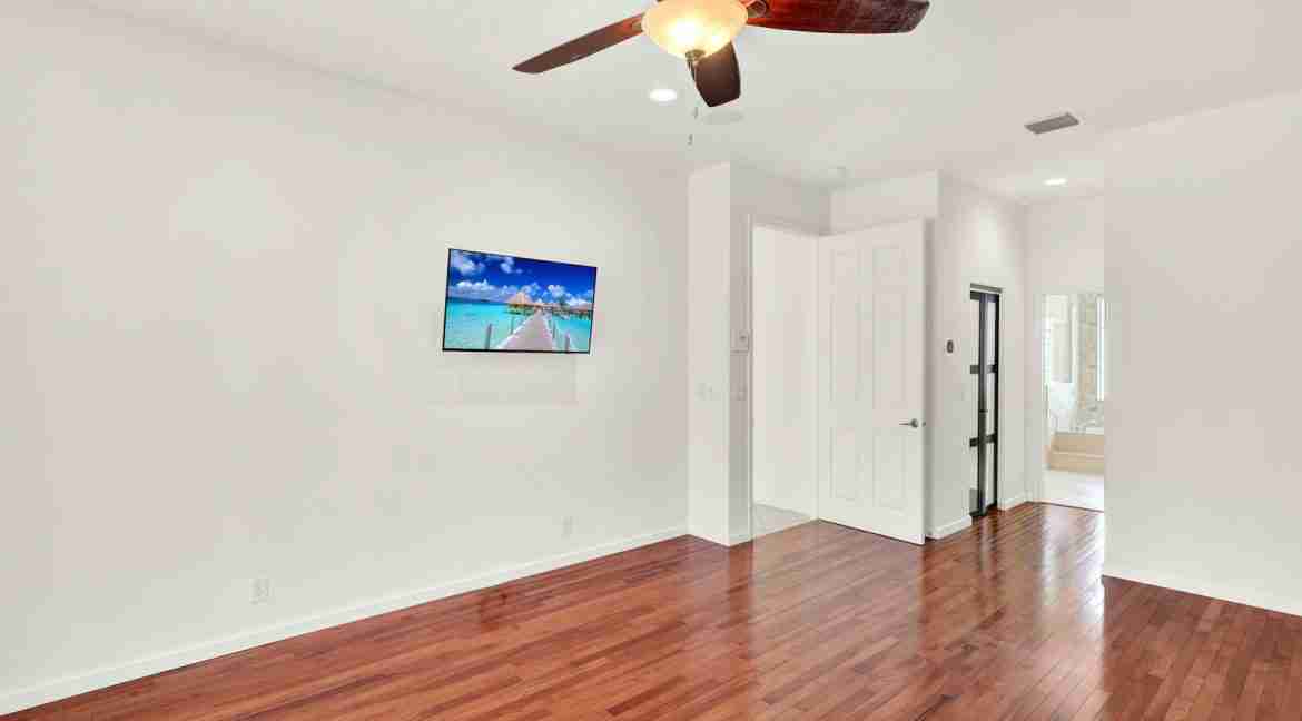2217_SE_Montrose_Lane-27